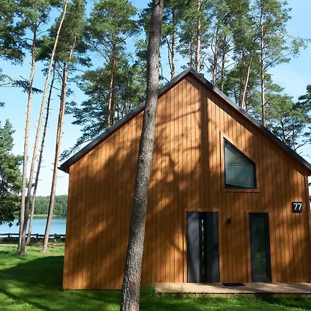 Czarnowodzianka W Pierwszej Linii Brzegowej Z Widokiem Na Jezioro