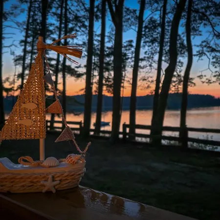 Czarnowodzianka W Pierwszej Linii Brzegowej Z Widokiem Na Jezioro Resort