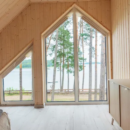 Resort Czarnowodzianka W Pierwszej Linii Brzegowej Z Widokiem Na Jezioro *
