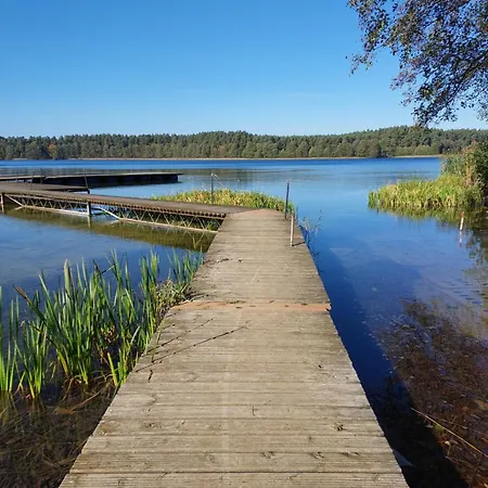Czarnowodzianka W Pierwszej Linii Brzegowej Z Widokiem Na Jezioro *
